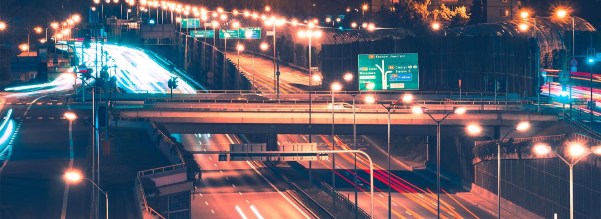 <img src="historia_02.jpg" alt="simio polska katowice biurowiec" />