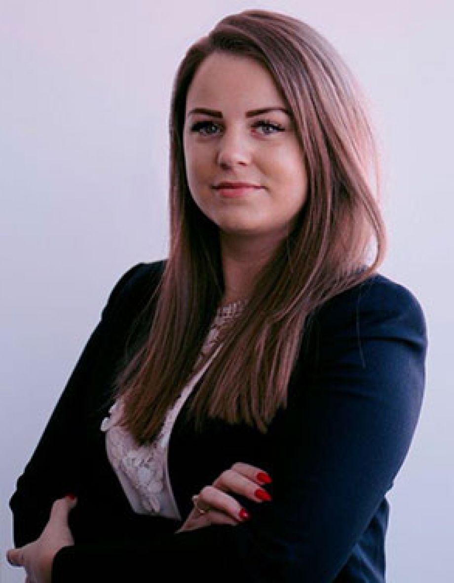 <img src="kinga_golebiewska.jpg" alt="simio polska kinga golebiewska" />