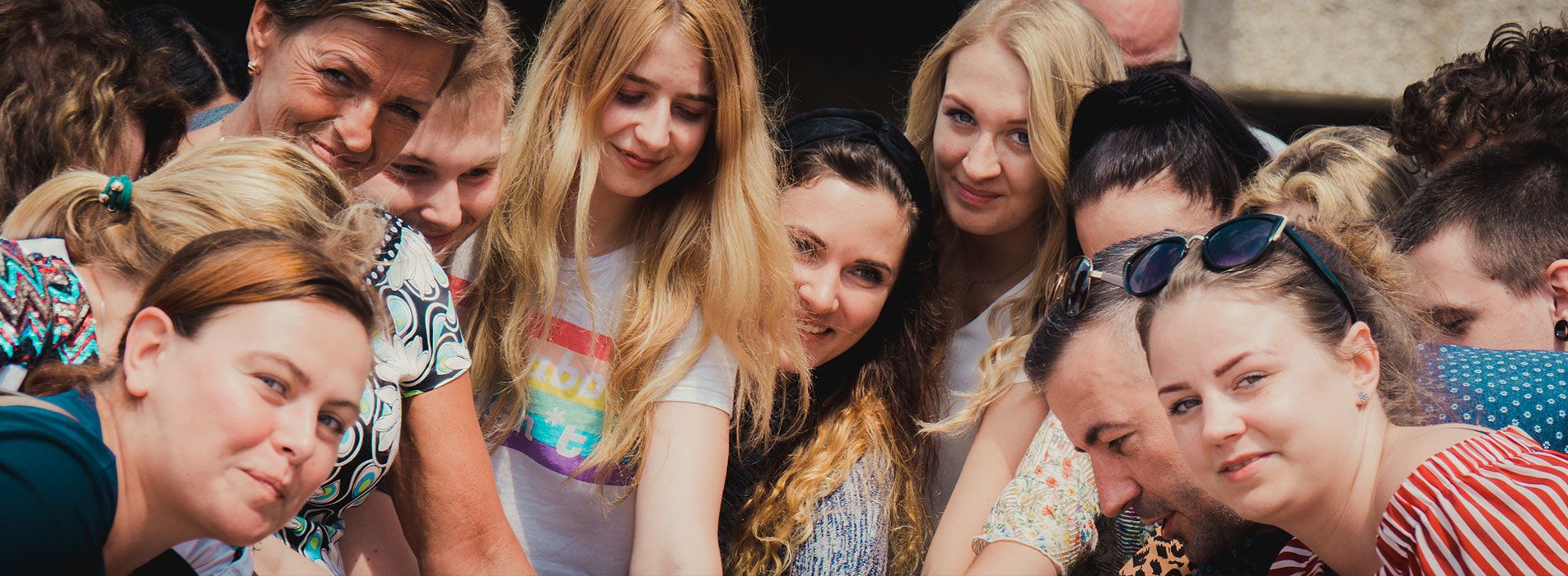 <img src="simio_15.jpg" alt="zespół pracowników call center simio polska" />