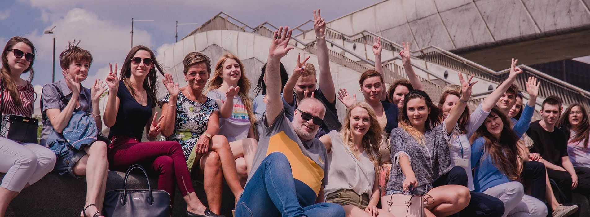 <img src="simio_19.jpg" alt="zespół pracowników call center simio polska" />